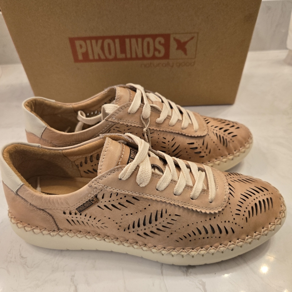 Pikolinos sneakers